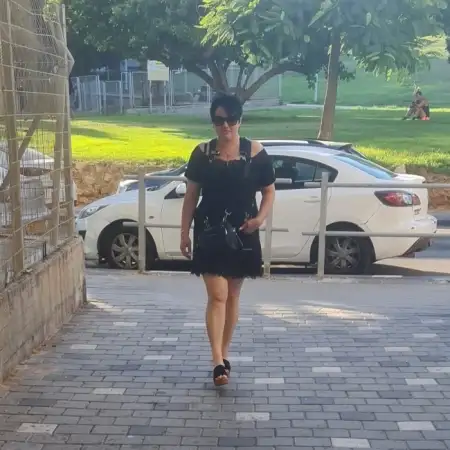 Black, 44תל אביב 