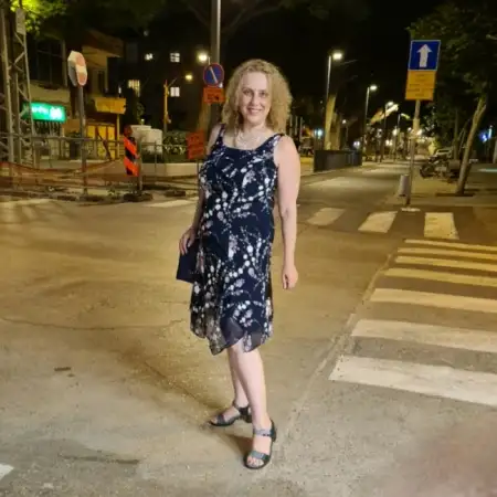 Neznakomka, 50תל אביב 