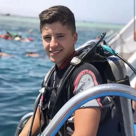 Aleksandr, 26בת ים 
