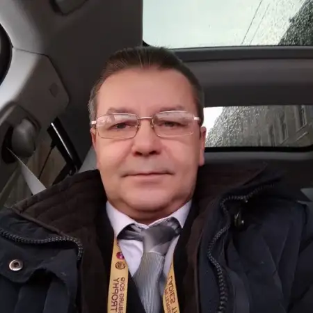 Aleksandr, 62 בת ים
