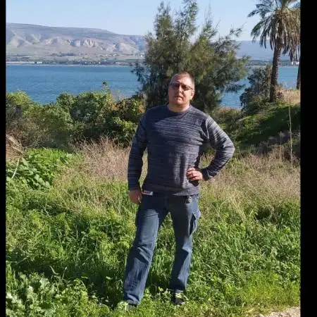 Yura, 54תל אביב