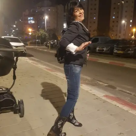 שלי, 50חולון 