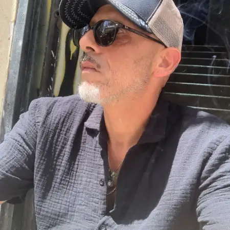 Yaron, 52 רמת גן