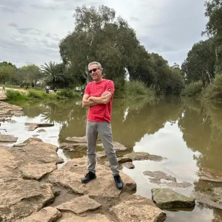 Michael, 55לוד 
