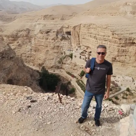 Michael, 55לוד 