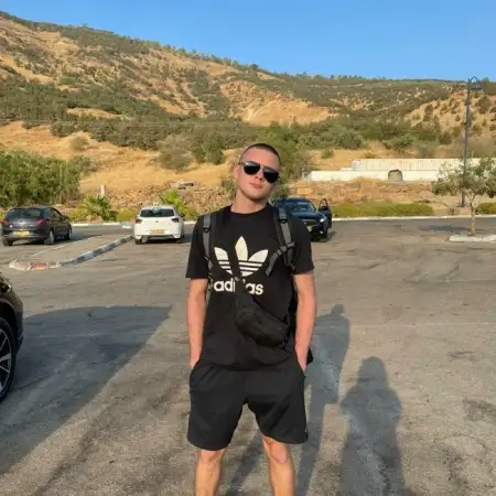 Artiom, 24פתח תקווה 