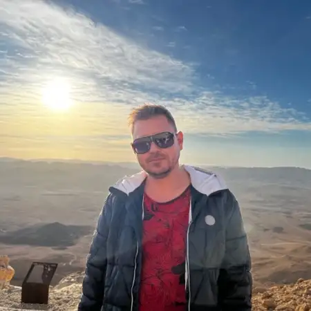 Denis, 48בת ים 