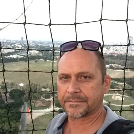 Vasili, 59בת ים 