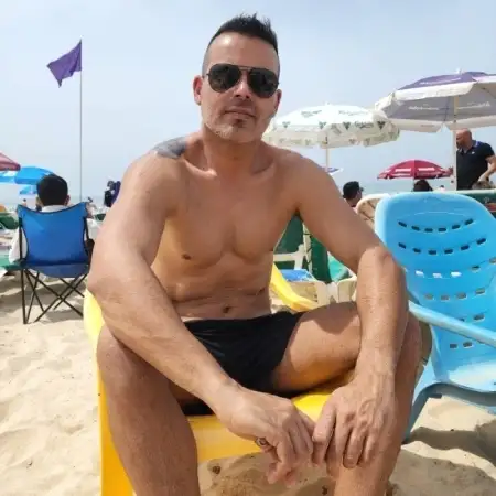 אביחי, 47רחובות 