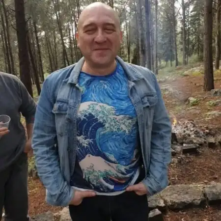 Mihail, 56רחובות 