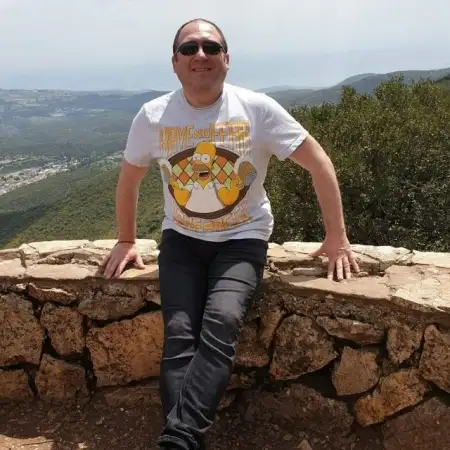 Mihail, 56רחובות 
