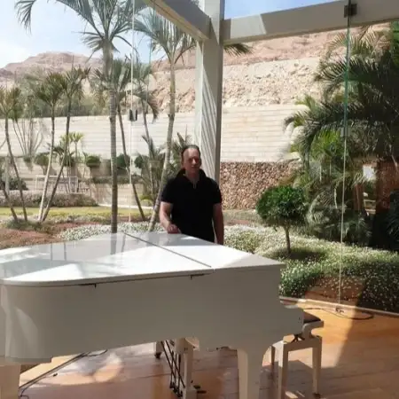 דמיטרי, 44פתח תקווה 