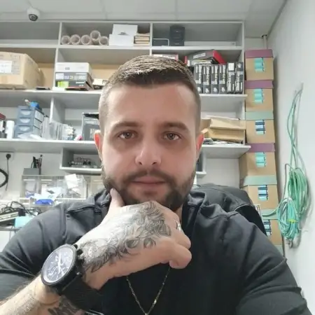 Oleg, 34ערד 