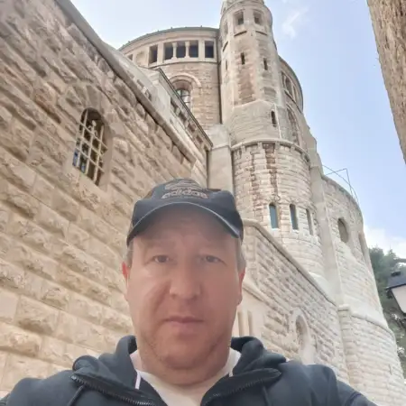 Mihail, 52לוד 