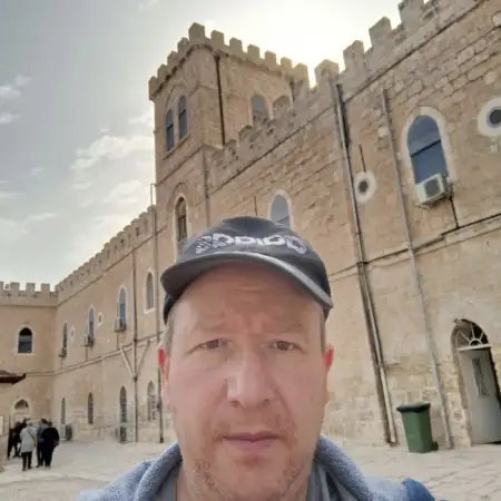 Mihail, 52לוד 