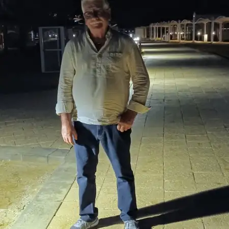 Sasha, 70אשדוד 