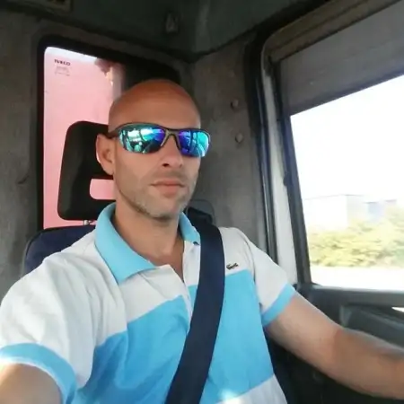 צח, 46חולון 