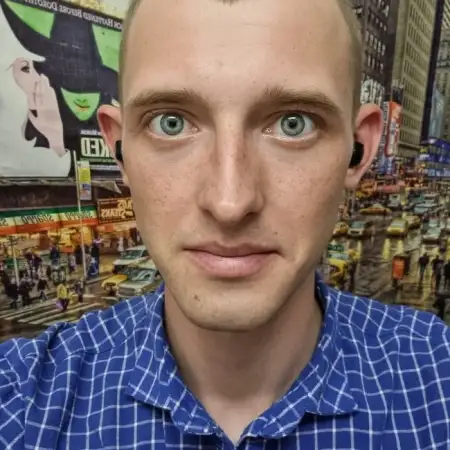 Evgeniy, 32לוד 
