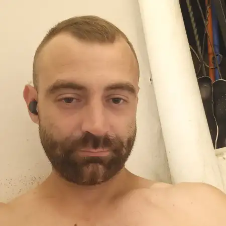 Yurii, 35בת ים 