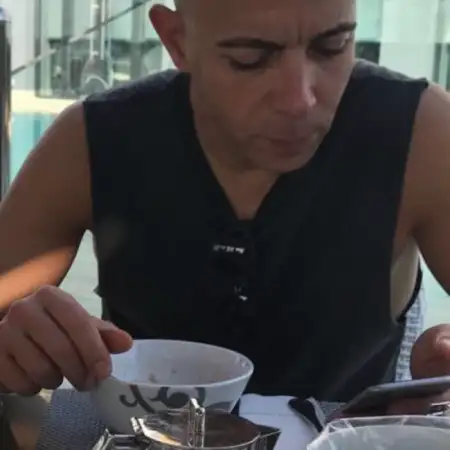 שי, 52תל אביב