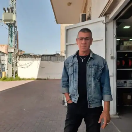 moshe, 63חדרה 