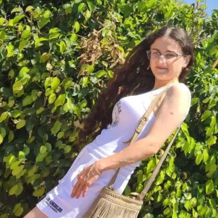 Veronika, 37רחובות 
