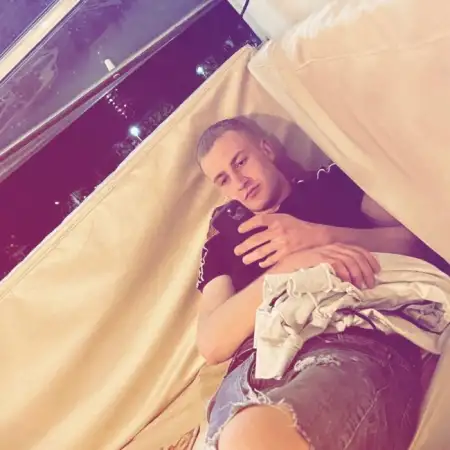 Nikolay, 28בת ים 