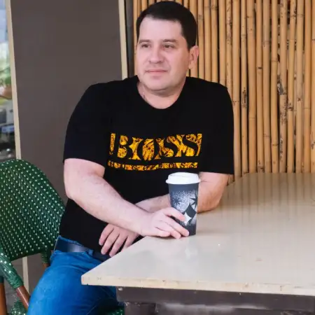 Yan, 48בת ים 