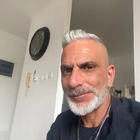 שמוליק, 49ירושלים 