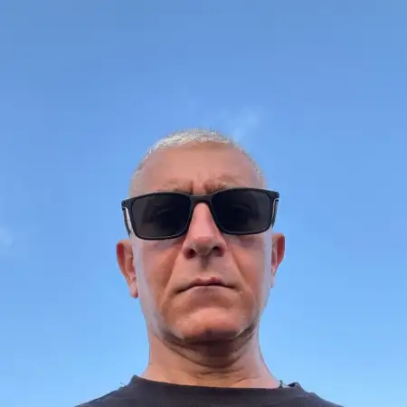 Aaron, 46קפריסין 