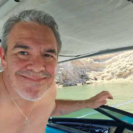 Glenn, 57ארה