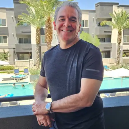 Glenn, 57ארה