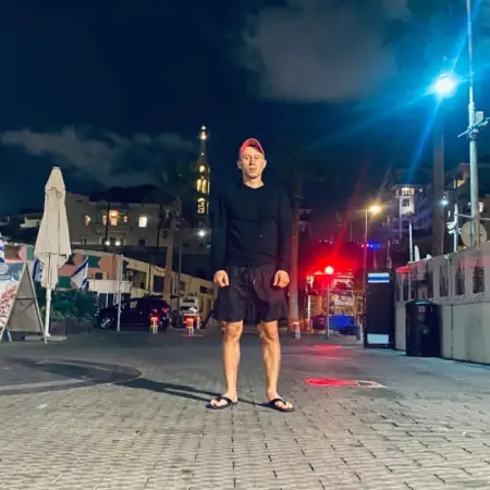 Denis, 30תל אביב 