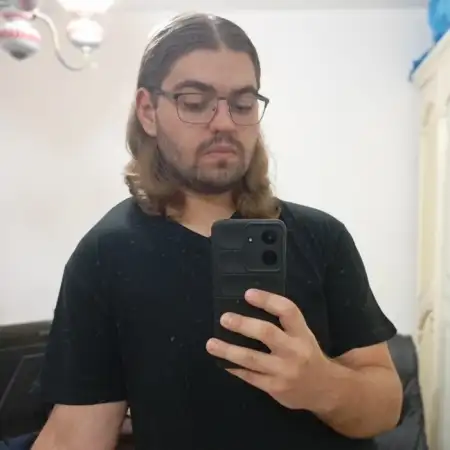 Denni, 24בת ים 