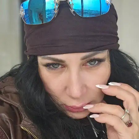 Yuli, 54חולון 