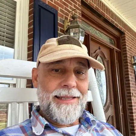 Mike, 57ארה