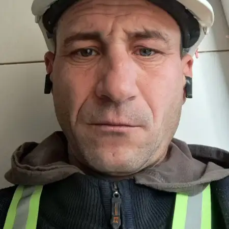 Yurii, 42רמת גן 