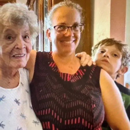 Lynn, 52ארה