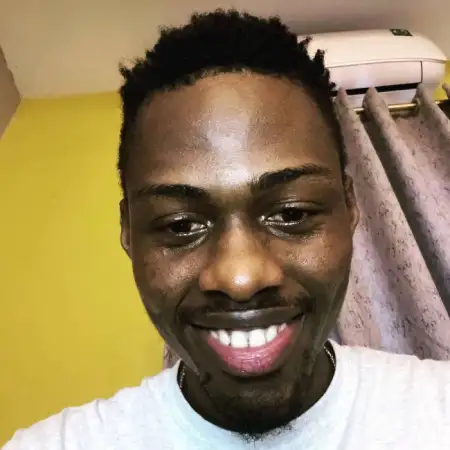 Emmanuel, 33קמרון 