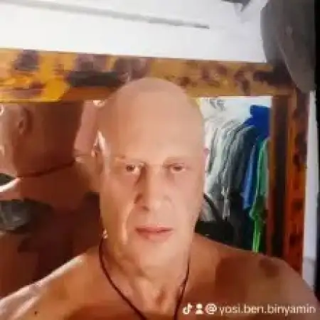 Yosi, 65תל אביב 
