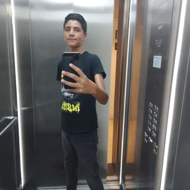 ליאור, 24, רעננה - טובי אינלאב