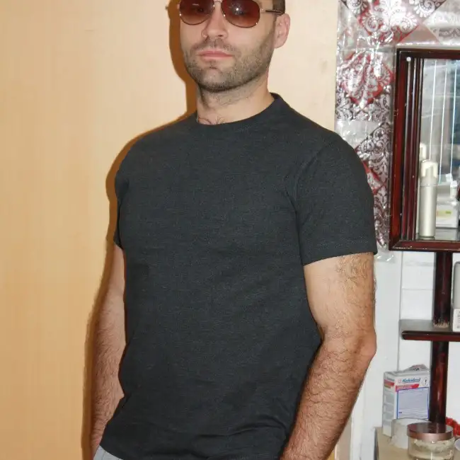 photo of Leonid. Link to photoalboum of Leonid