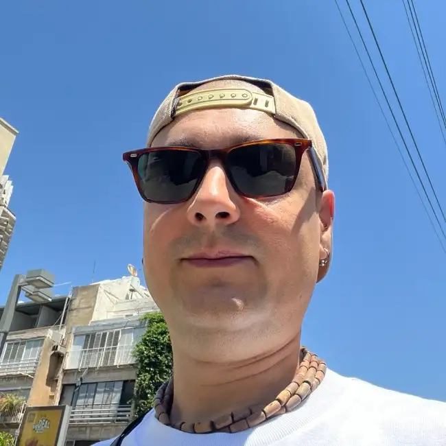 Alex, 45