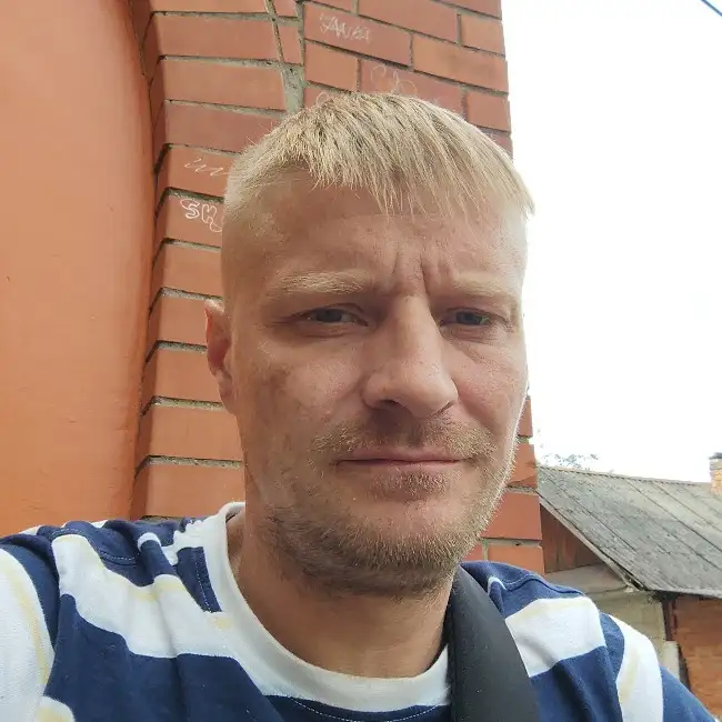 Aleksejs, 39