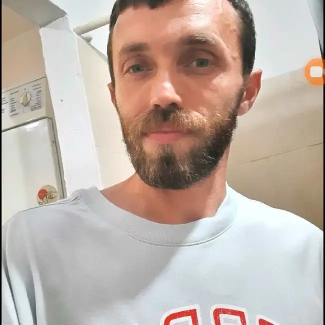 Alex, 31