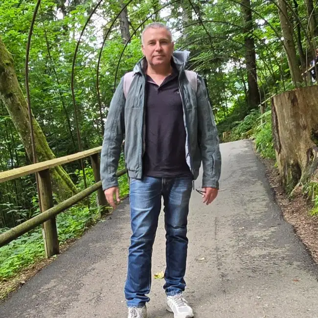 Dima, 52
