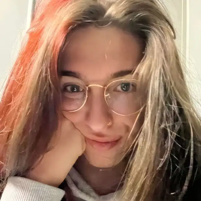 Leila, 31
