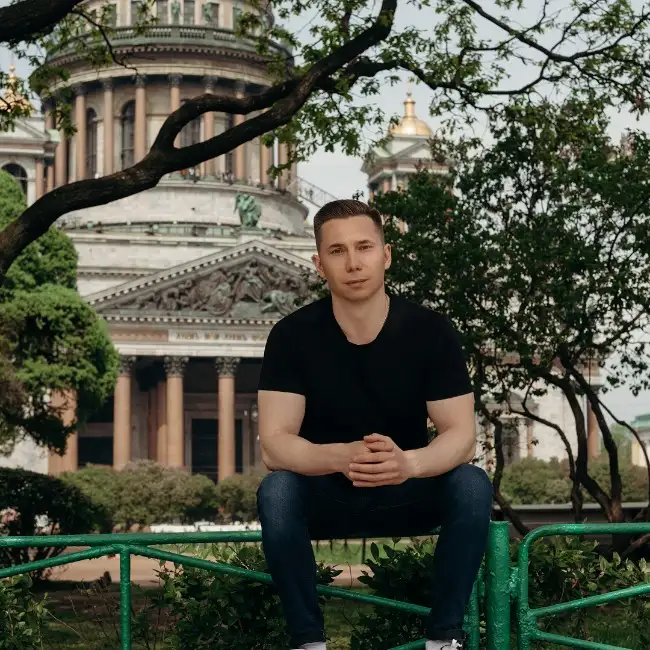 Aleksandr, 41