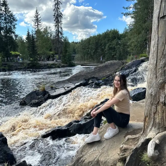 Sofiya, 25