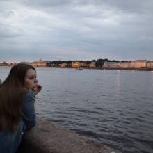 Anastasia, 26  רוּסִיָה,   באתר הכרויות עם רוסיות רוצה למצוא   גבר 